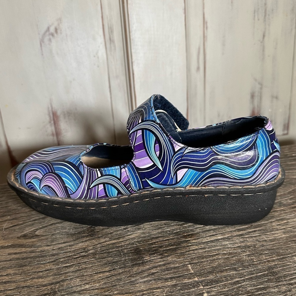 Ingaro Mary Jane Loafers Women's 6.5 Blue Faux Leather psychedelic swirl nurse - Picture 6 of 8